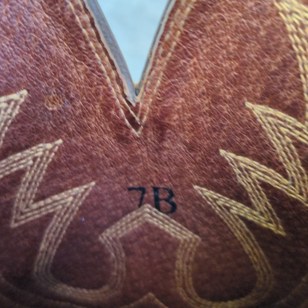 Ariat Women's Heritage Distressed Brown Western Boots Size 7B - Picture 12 of 16